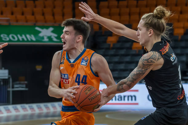 的争抢相当 的争抢相当